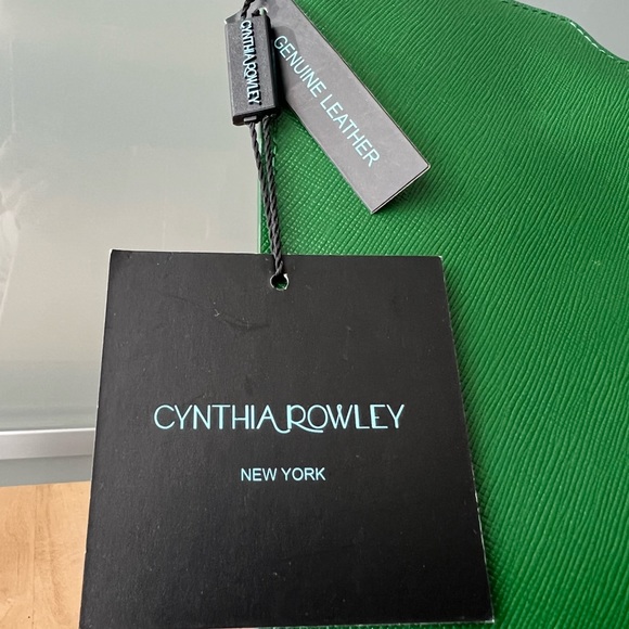 Cynthia Rowley Genuine Saffiano Leather iPad/Tablet Sleeve in Hunter Green - Picture 8 of 8